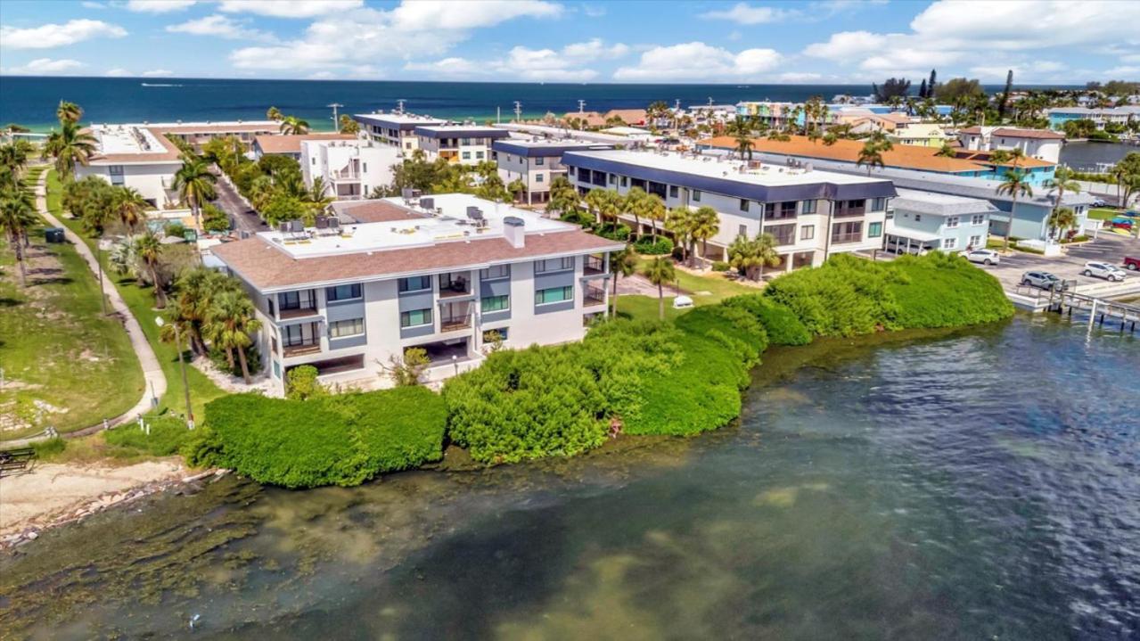 Cheerful Oasis On Anna Maria Island Villa Bradenton Beach Exterior photo