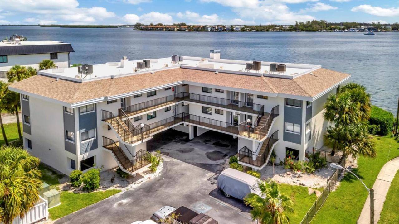 Cheerful Oasis On Anna Maria Island Villa Bradenton Beach Exterior photo